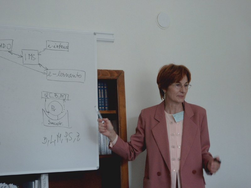 LEUKAIS rector OProf. Eva Poláková lecturing.